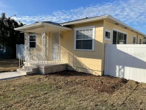 For Rent: $3,300 (3 beds, 2 baths, 1240 Square Feet)