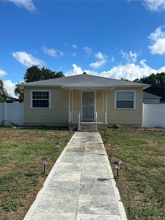 For Rent: $3,300 (3 beds, 2 baths, 1240 Square Feet)