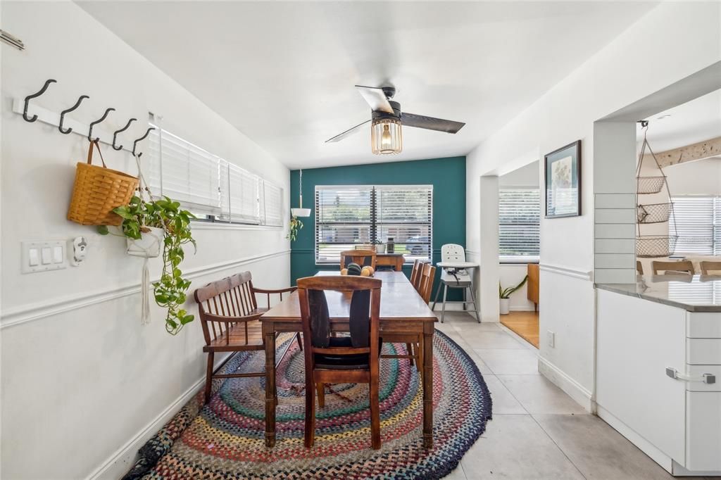 KITCHEN/DINING ROOM