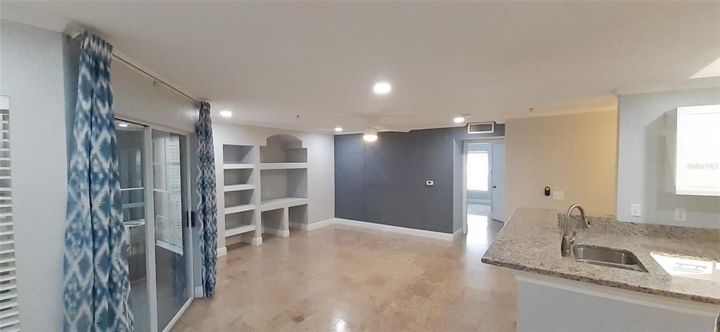 For Sale: $183,000 (2 beds, 2 baths, 1113 Square Feet)