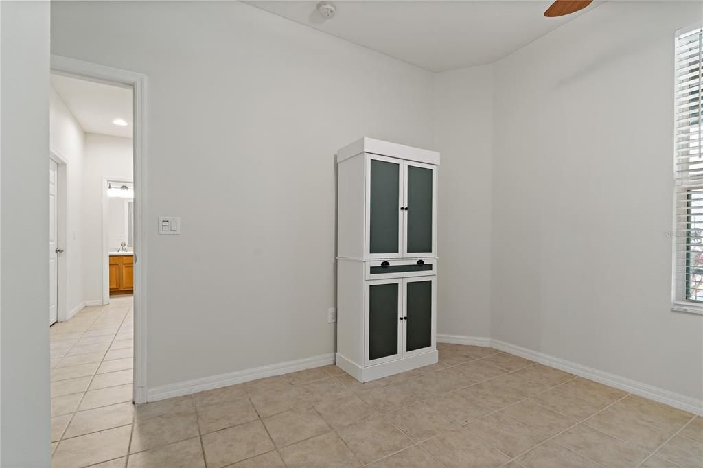 For Sale: $375,000 (3 beds, 2 baths, 1876 Square Feet)