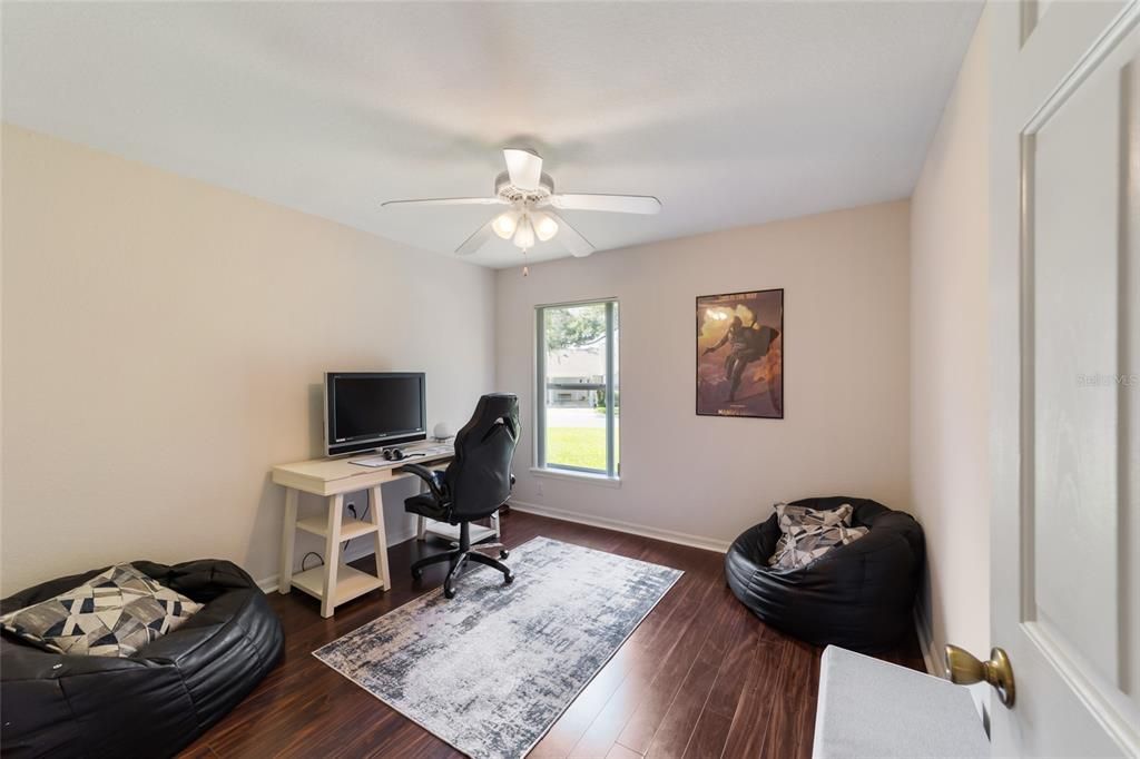 For Sale: $275,000 (3 beds, 2 baths, 1431 Square Feet)