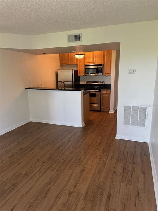 For Rent: $1,345 (1 beds, 1 baths, 485 Square Feet)