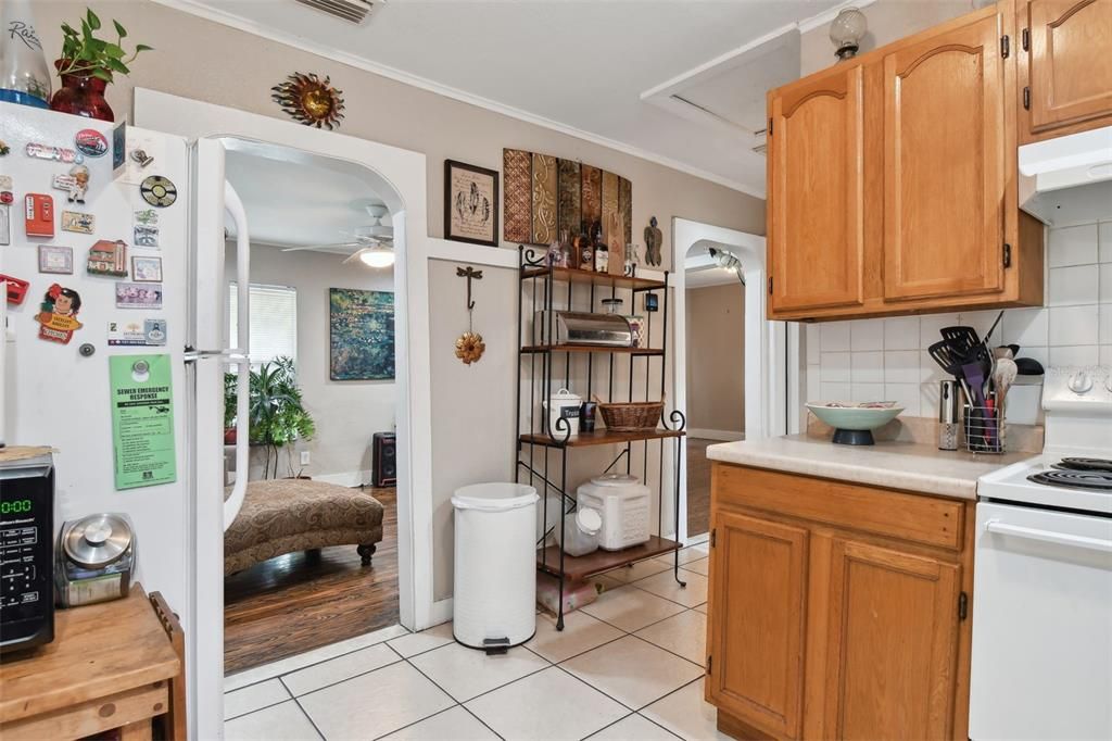 For Sale: $265,000 (2 beds, 1 baths, 672 Square Feet)