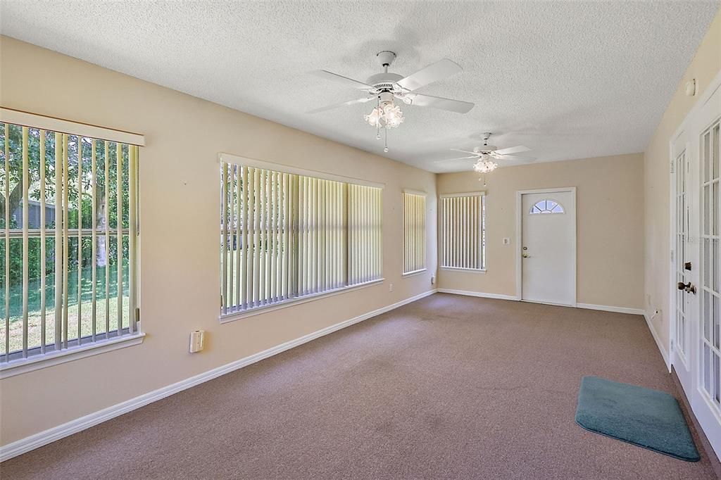 Window-enclosed lanai/Florida room