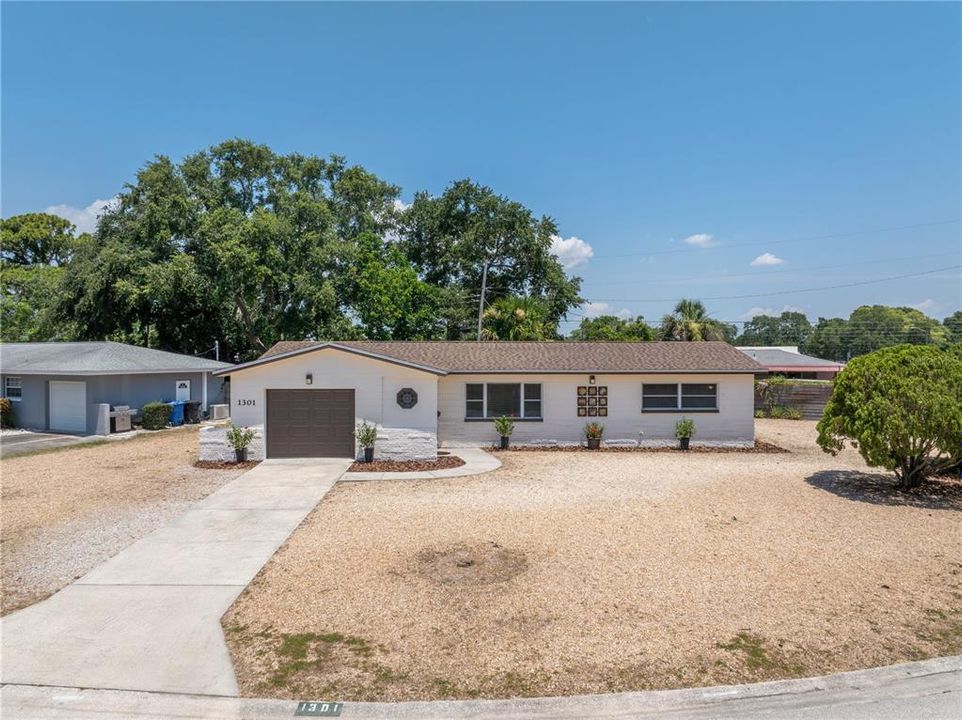 For Sale: $495,000 (3 beds, 2 baths, 1509 Square Feet)