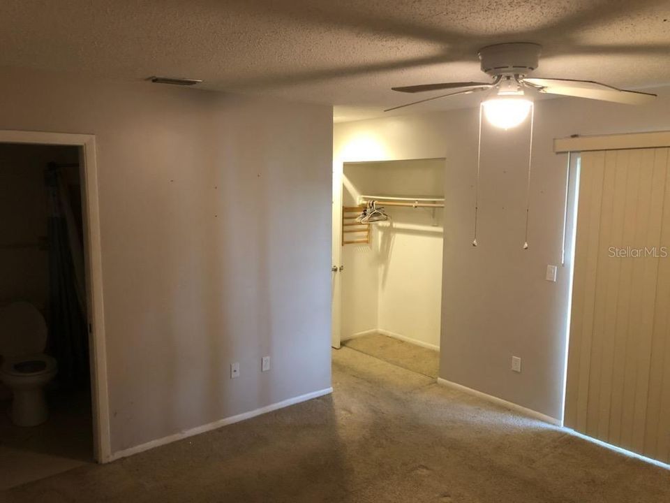 For Sale: $187,000 (2 beds, 2 baths, 905 Square Feet)