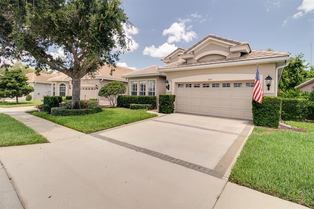 For Sale: $400,000 (3 beds, 2 baths, 1811 Square Feet)