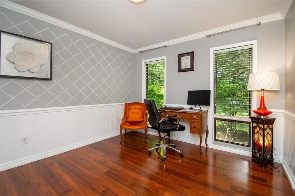 Office with Nice View and Laminate flooring