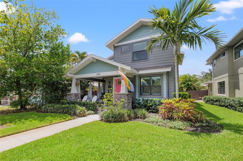 For Sale: $1,200,000 (4 beds, 2 baths, 2293 Square Feet)