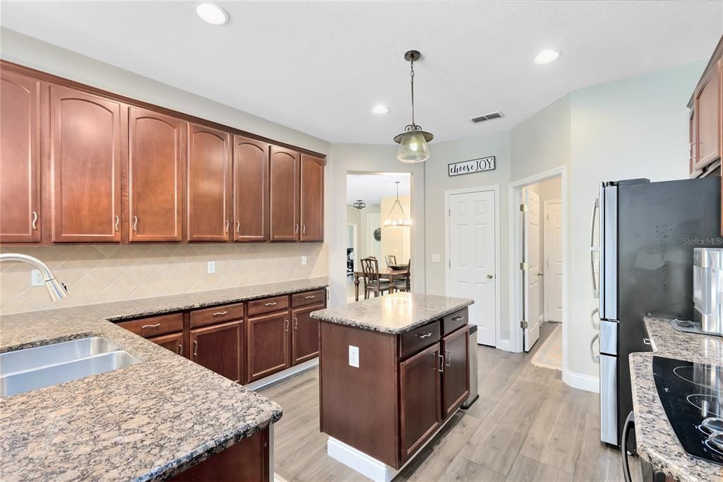 Plenty of Cabinet and Counter Space