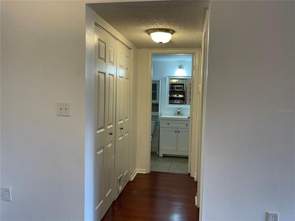 For Rent: $1,430 (1 beds, 1 baths, 685 Square Feet)