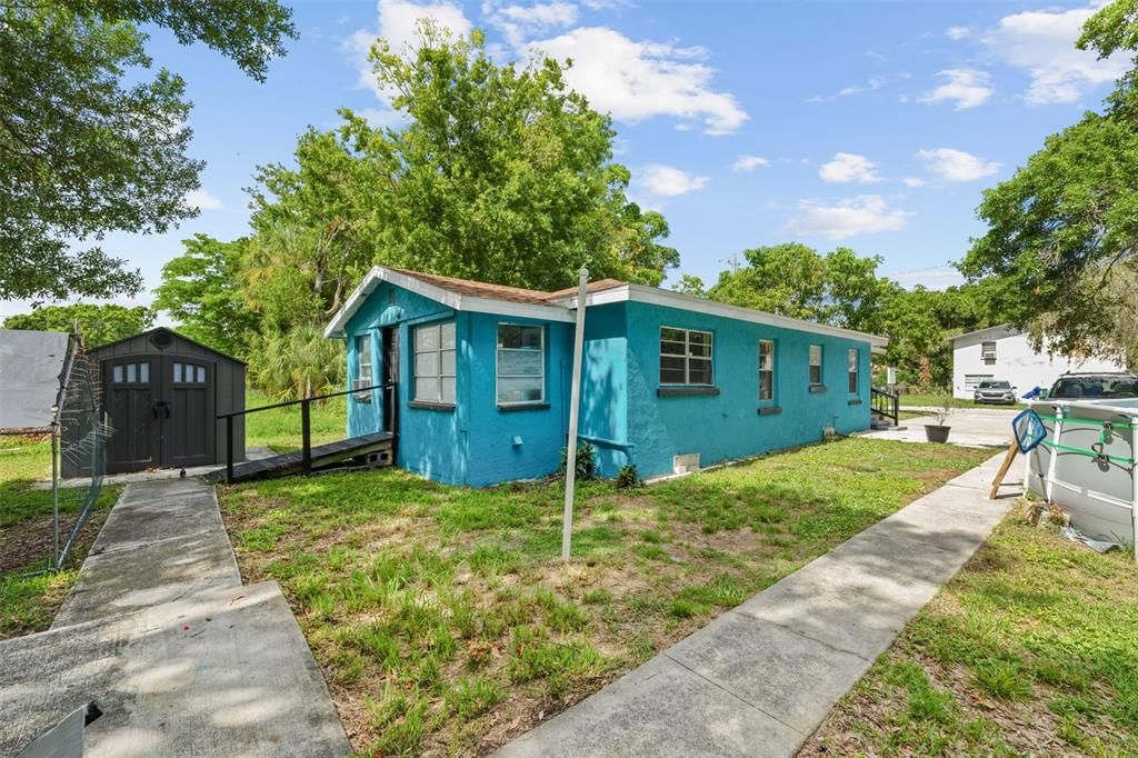 For Sale: $325,000 (4 beds, 1 baths, 1149 Square Feet)