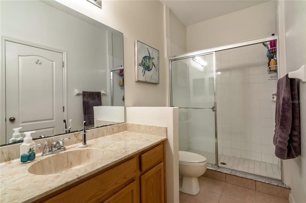 For Sale: $325,000 (2 beds, 2 baths, 1233 Square Feet)