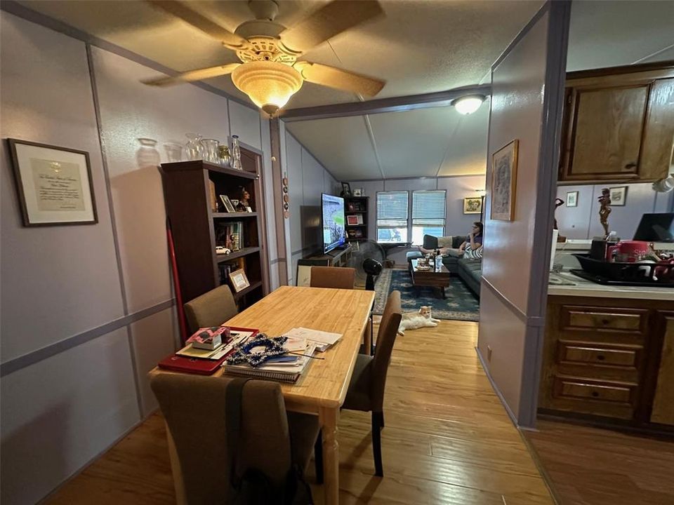For Sale: $170,000 (2 beds, 2 baths, 960 Square Feet)