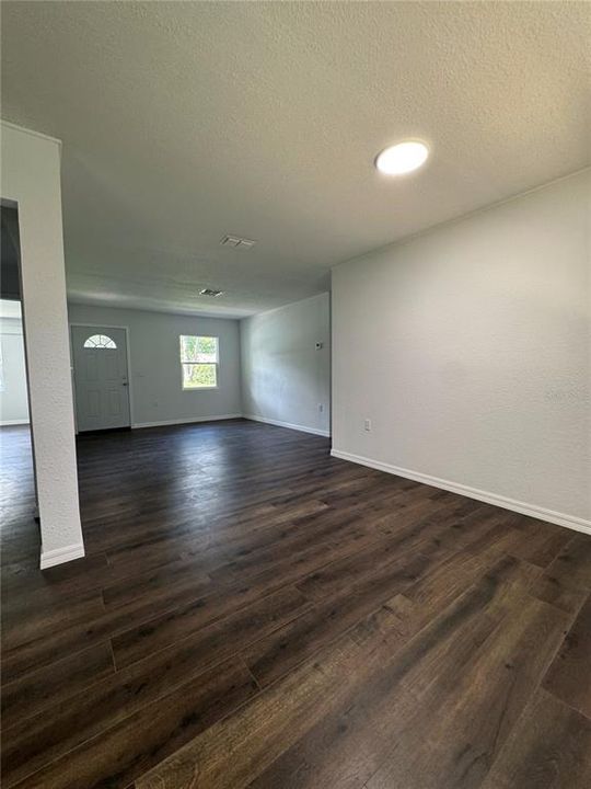 For Sale: $250,000 (4 beds, 2 baths, 1255 Square Feet)