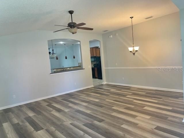 For Rent: $2,400 (3 beds, 2 baths, 1754 Square Feet)