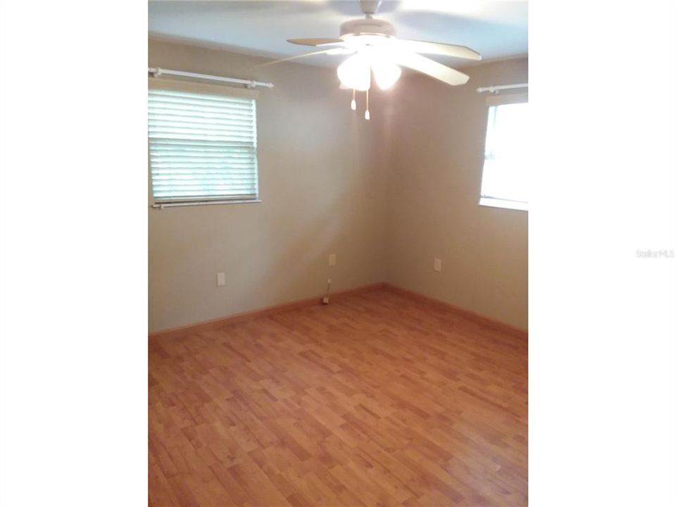 For Sale: $199,900 (3 beds, 1 baths, 1152 Square Feet)