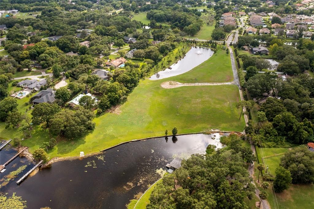 На продажу: $2,599,000 (5.55 acres)