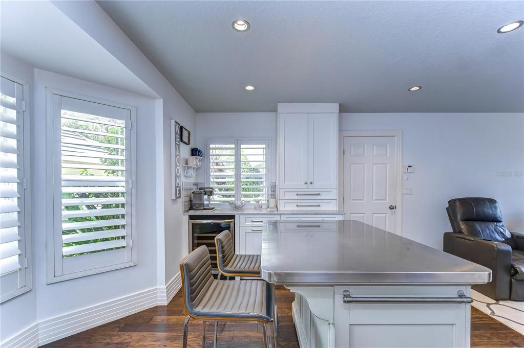 breakfast nook/coffee bar