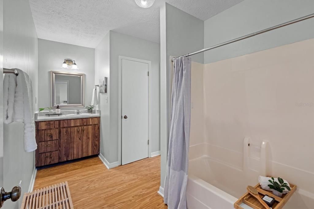 For Sale: $450,000 (2 beds, 2 baths, 1836 Square Feet)