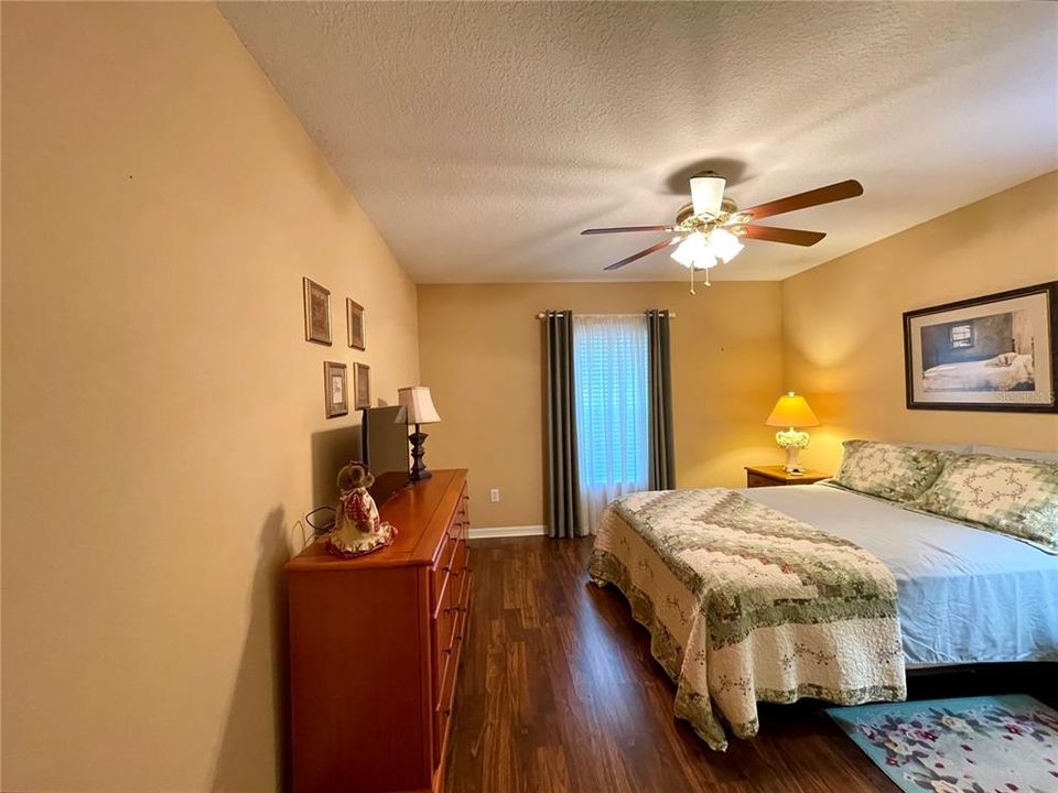 For Sale: $325,621 (2 beds, 2 baths, 1759 Square Feet)