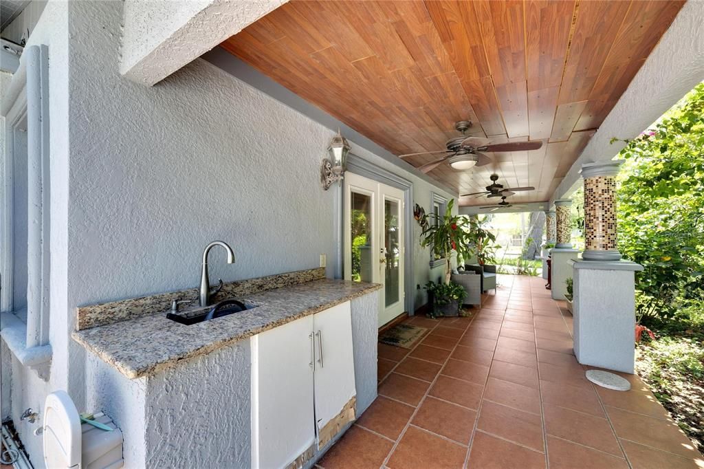 For Sale: $495,000 (4 beds, 2 baths, 2074 Square Feet)