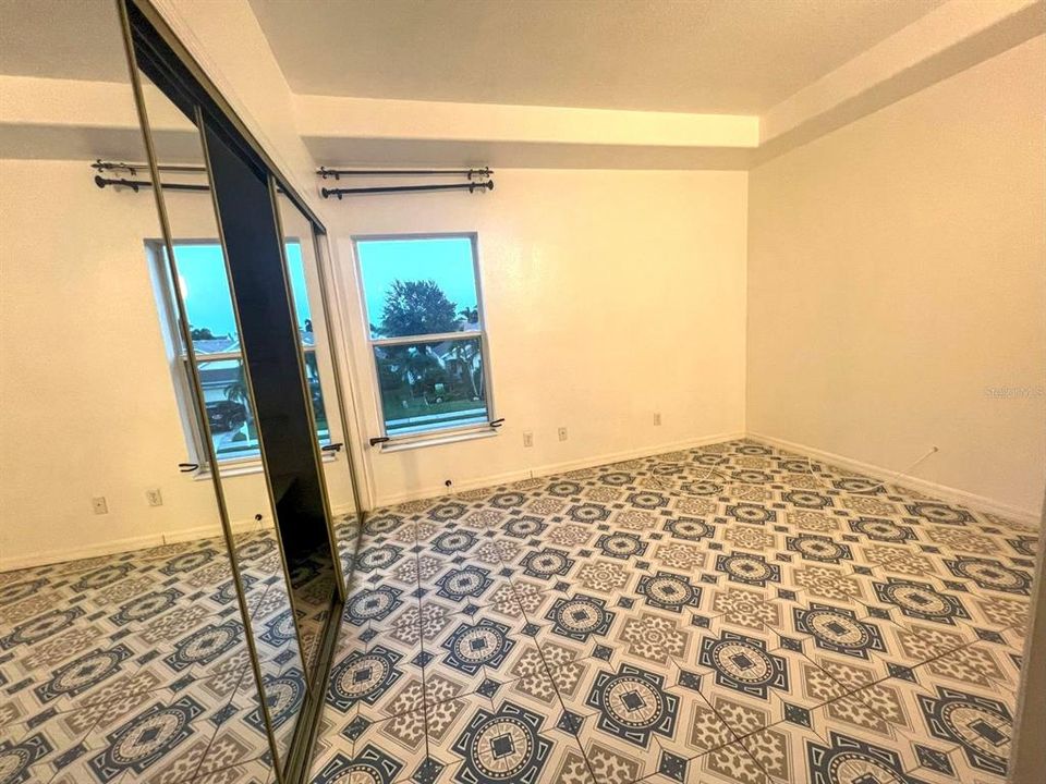 En Venta: $569,900 (5 camas, 2 baños, 2626 Pies cuadrados)