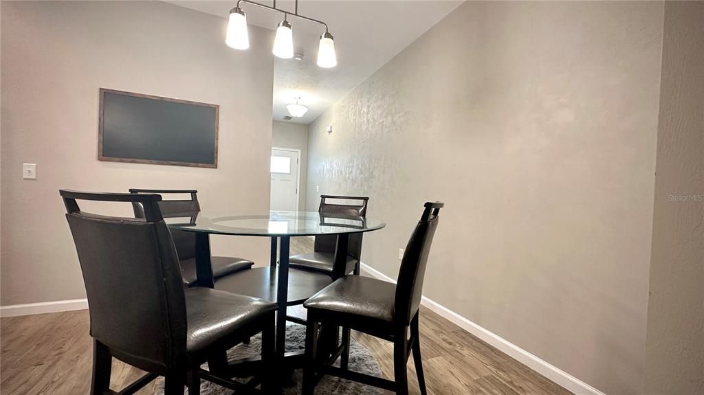 For Rent: $2,195 (2 beds, 2 baths, 1472 Square Feet)