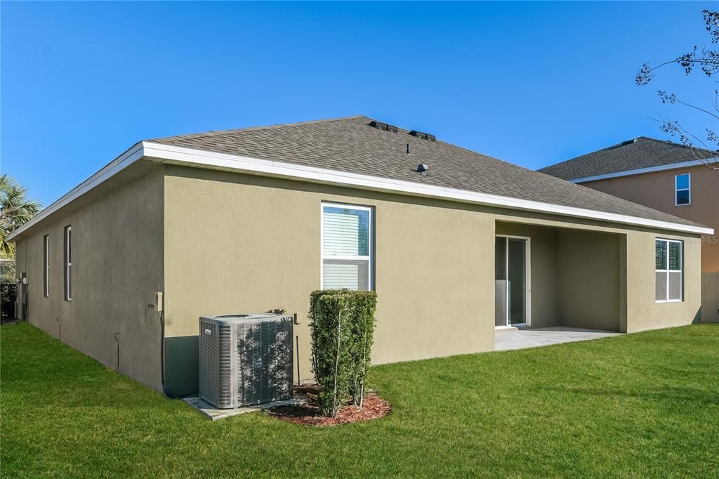 For Rent: $2,715 (5 beds, 2 baths, 2518 Square Feet)