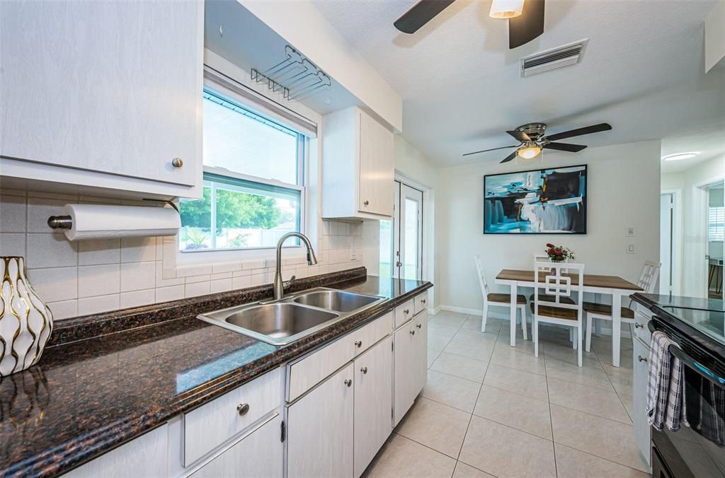 For Sale: $329,990 (2 beds, 1 baths, 774 Square Feet)