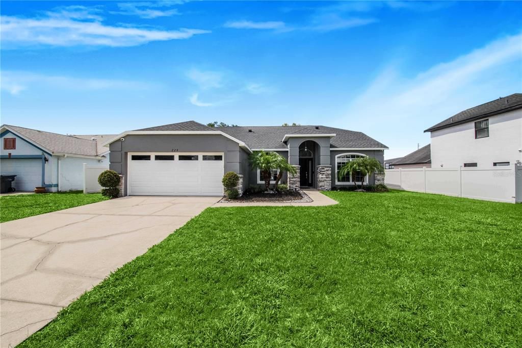 For Sale: $489,999 (4 beds, 2 baths, 1769 Square Feet)