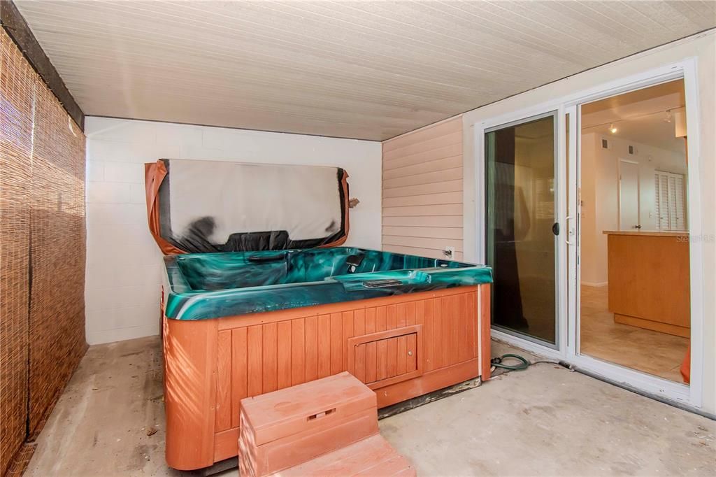 Porch/Hot tub