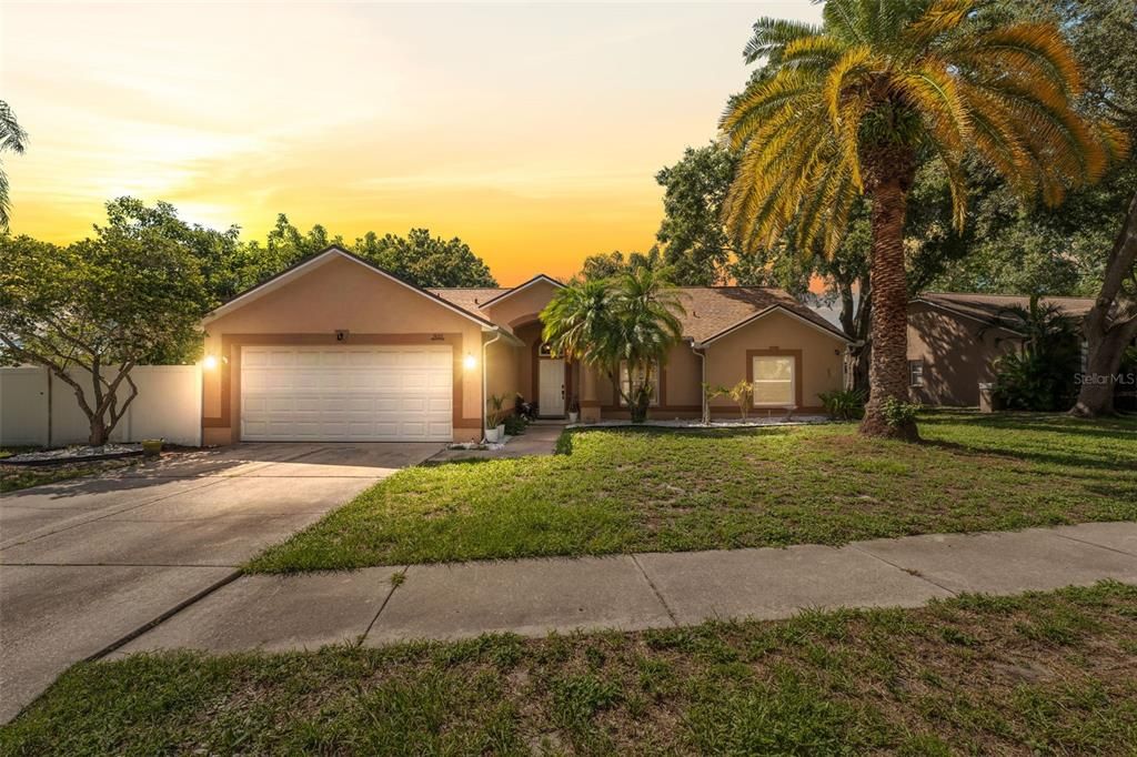 For Sale: $500,000 (3 beds, 2 baths, 1660 Square Feet)