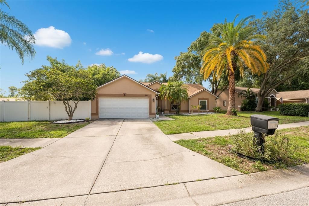 For Sale: $500,000 (3 beds, 2 baths, 1660 Square Feet)