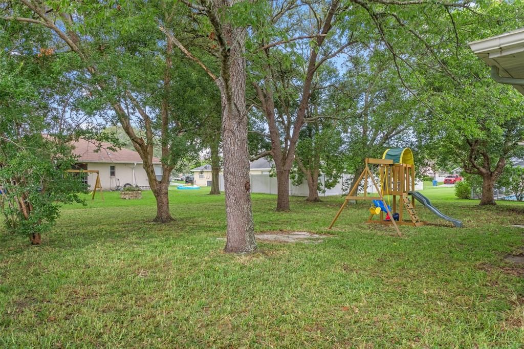 For Sale: $309,000 (3 beds, 2 baths, 1460 Square Feet)