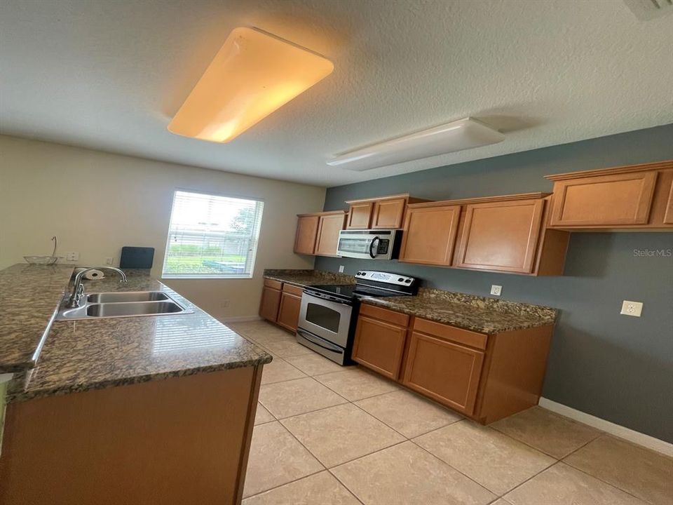 For Rent: $2,500 (3 beds, 2 baths, 1522 Square Feet)