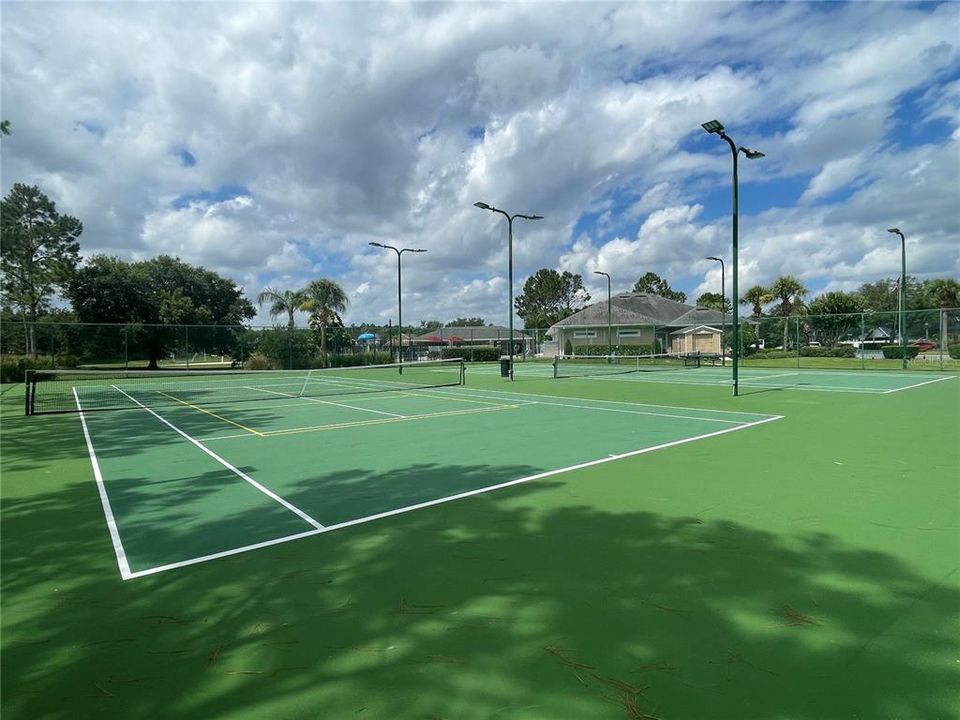 Tennis/pickleball courts