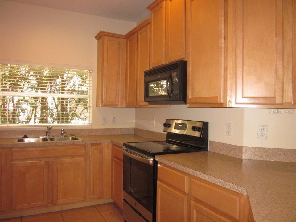 For Rent: $1,950 (3 beds, 2 baths, 1513 Square Feet)