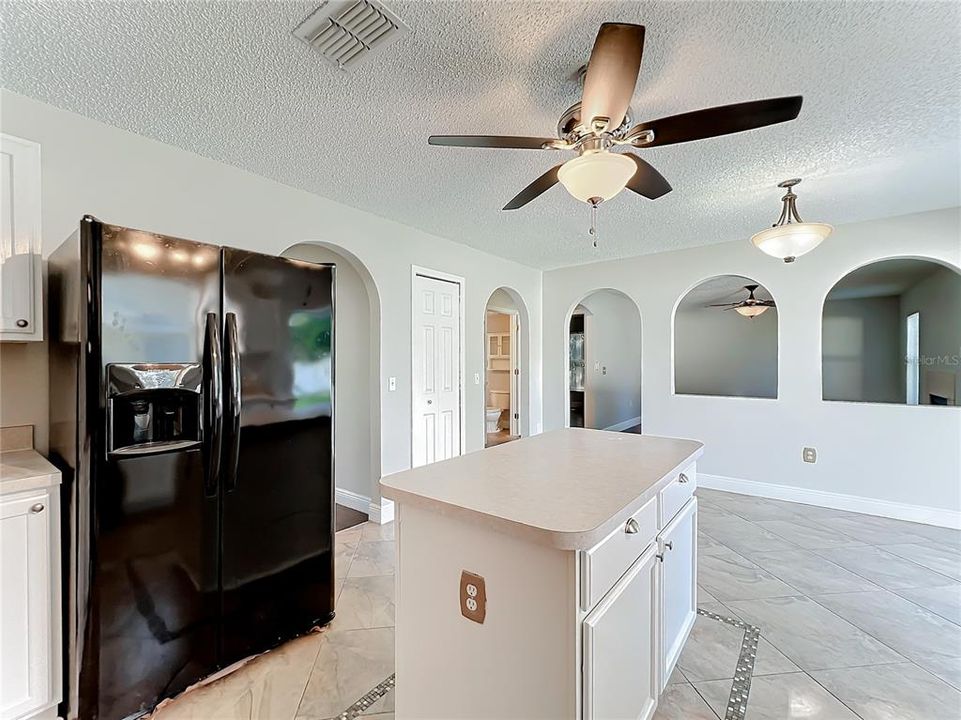 For Sale: $459,900 (4 beds, 2 baths, 2200 Square Feet)