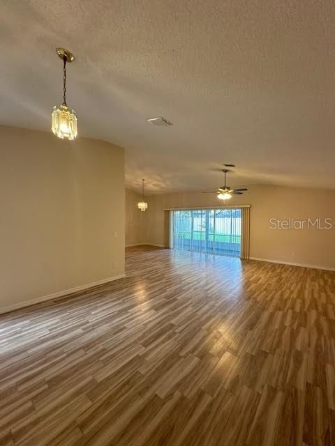 For Rent: $1,850 (3 beds, 2 baths, 1973 Square Feet)