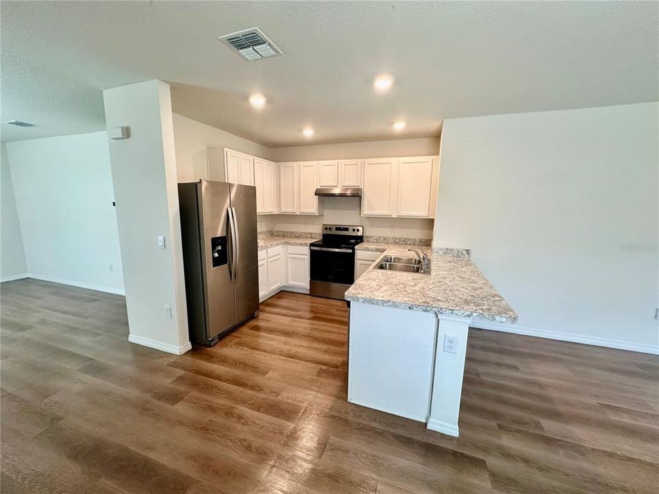 For Rent: $2,200 (3 beds, 2 baths, 1504 Square Feet)