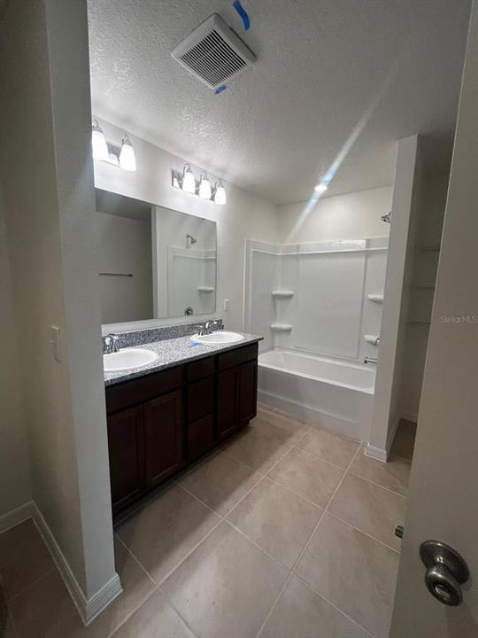 Active With Contract: $2,800 (4 beds, 2 baths, 1707 Square Feet)