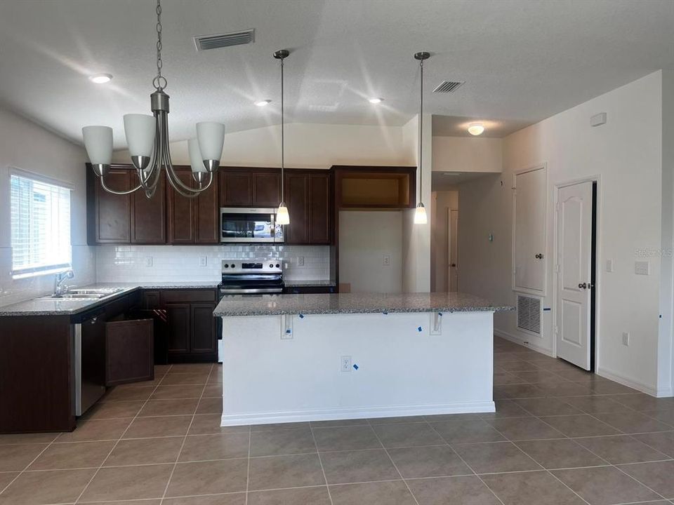 Active With Contract: $2,800 (4 beds, 2 baths, 1707 Square Feet)