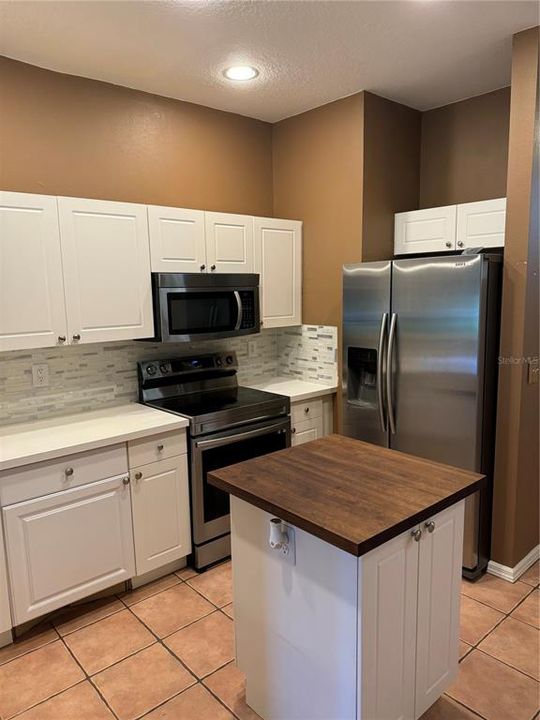 For Rent: $2,800 (3 beds, 2 baths, 1562 Square Feet)