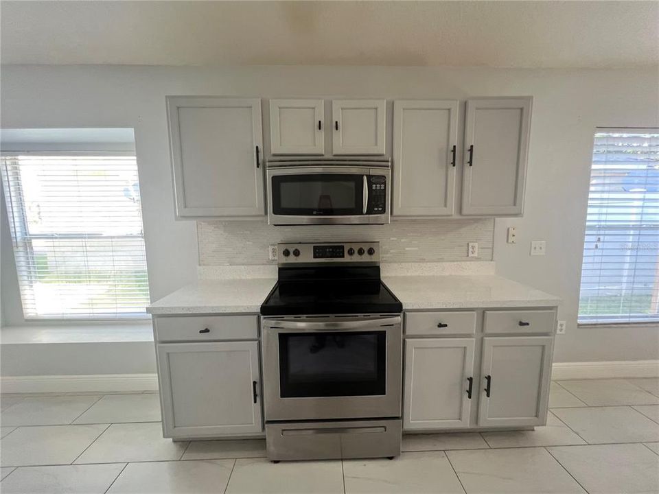For Rent: $2,375 (3 beds, 2 baths, 1398 Square Feet)