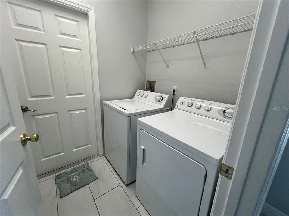 For Rent: $2,375 (3 beds, 2 baths, 1398 Square Feet)
