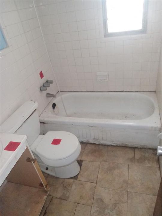 For Sale: $140,000 (3 beds, 1 baths, 816 Square Feet)