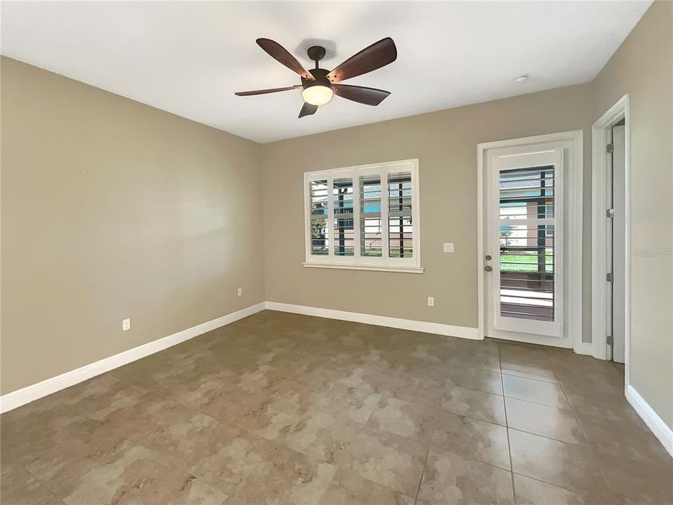 For Sale: $320,000 (2 beds, 2 baths, 1261 Square Feet)