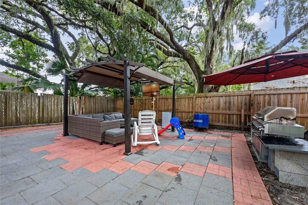 For Sale: $464,900 (3 beds, 2 baths, 1968 Square Feet)